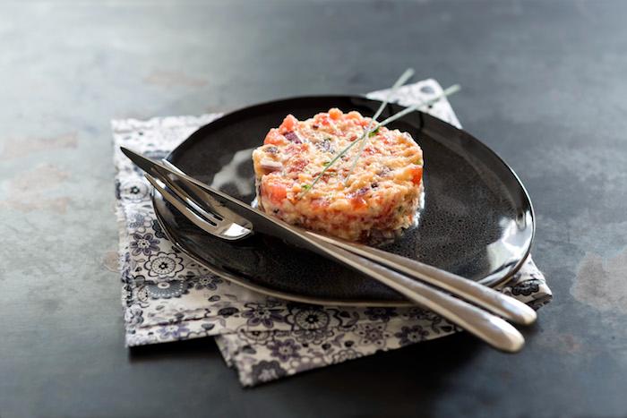 Tartare végétarien à la mozzarella à l'arôme d'agrumes